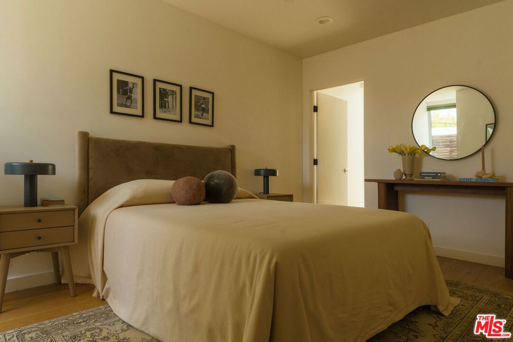 Image 32 of property listing at 2204 Rosey Way, Los Angeles, CA 90026