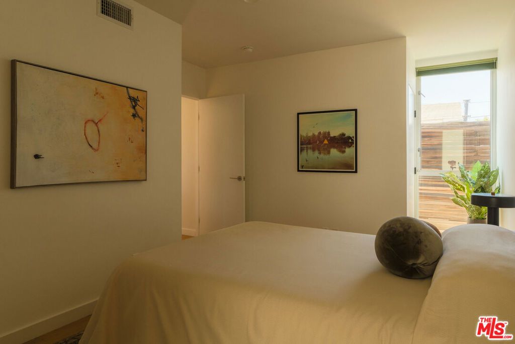 Image 36 of property listing at 2204 Rosey Way, Los Angeles, CA 90026