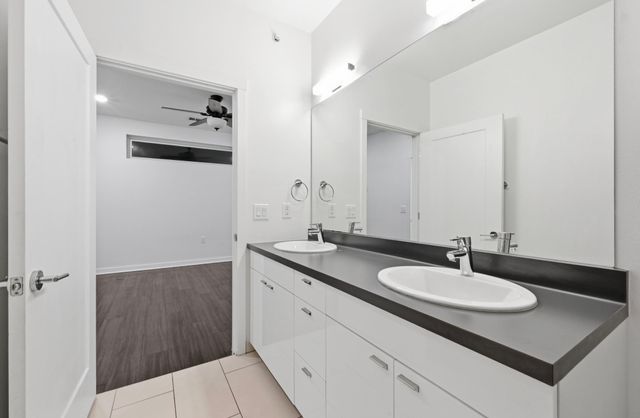 4361 S Congress Ave 526, Austin, TX 78745