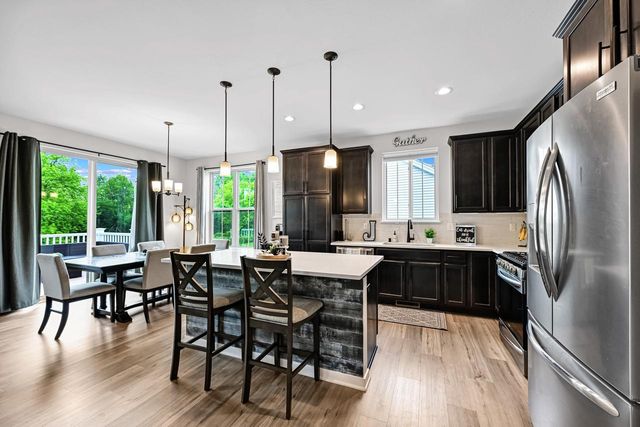 N174W20564 Laurel Springs CIRCLE, Jackson, WI 53037