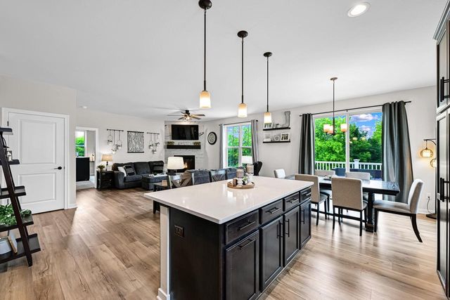 N174W20564 Laurel Springs CIRCLE, Jackson, WI 53037