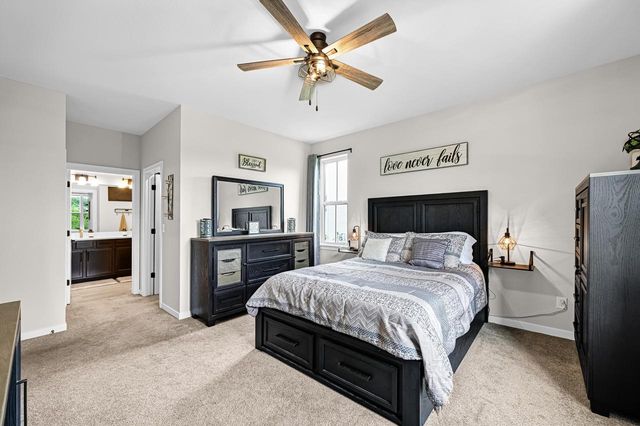 N174W20564 Laurel Springs CIRCLE, Jackson, WI 53037