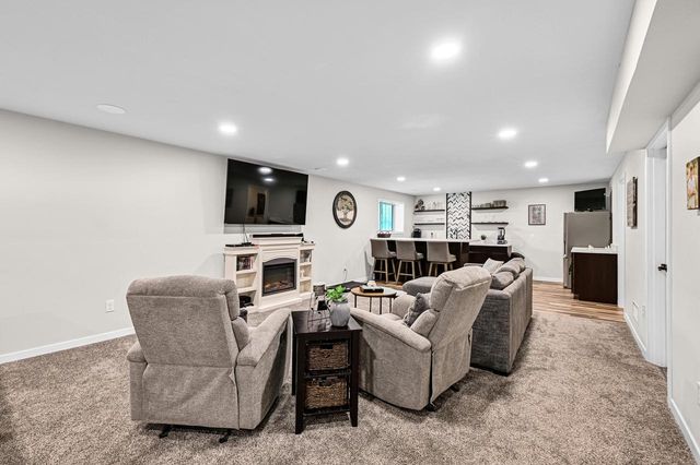 N174W20564 Laurel Springs CIRCLE, Jackson, WI 53037