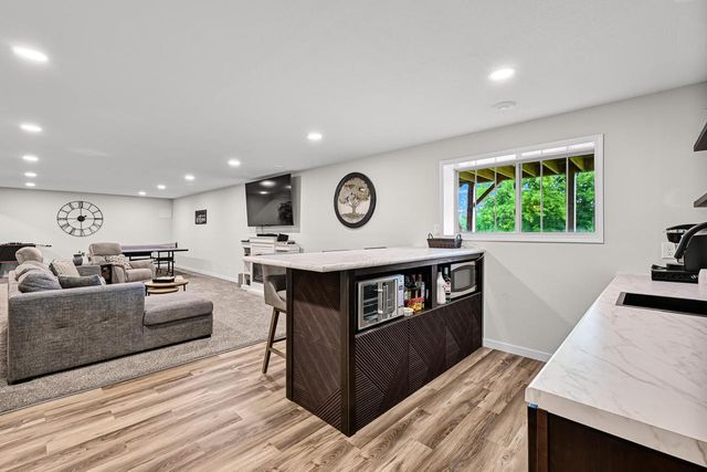 N174W20564 Laurel Springs CIRCLE, Jackson, WI 53037