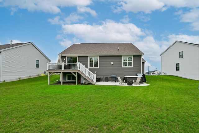 N174W20564 Laurel Springs CIRCLE, Jackson, WI 53037