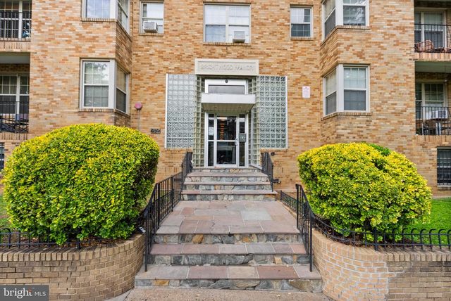 939 Longfellow St NW Apt 305, Washington, DC 20011