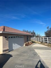 6750 Oak Hill Road, Hesperia, CA 92344