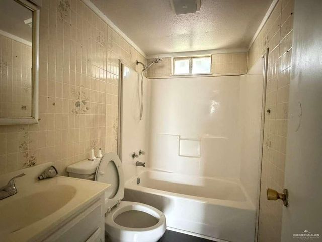 309 E Pablo Layton E Street, Elsa, TX 78543