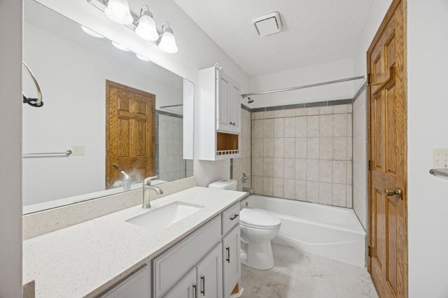 9648 Vincent Avenue N, Brooklyn Park, MN 55444