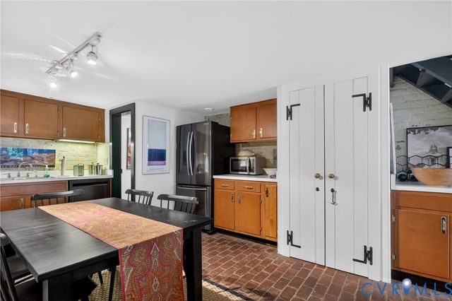 2503 E Grace St, Richmond, VA 23223