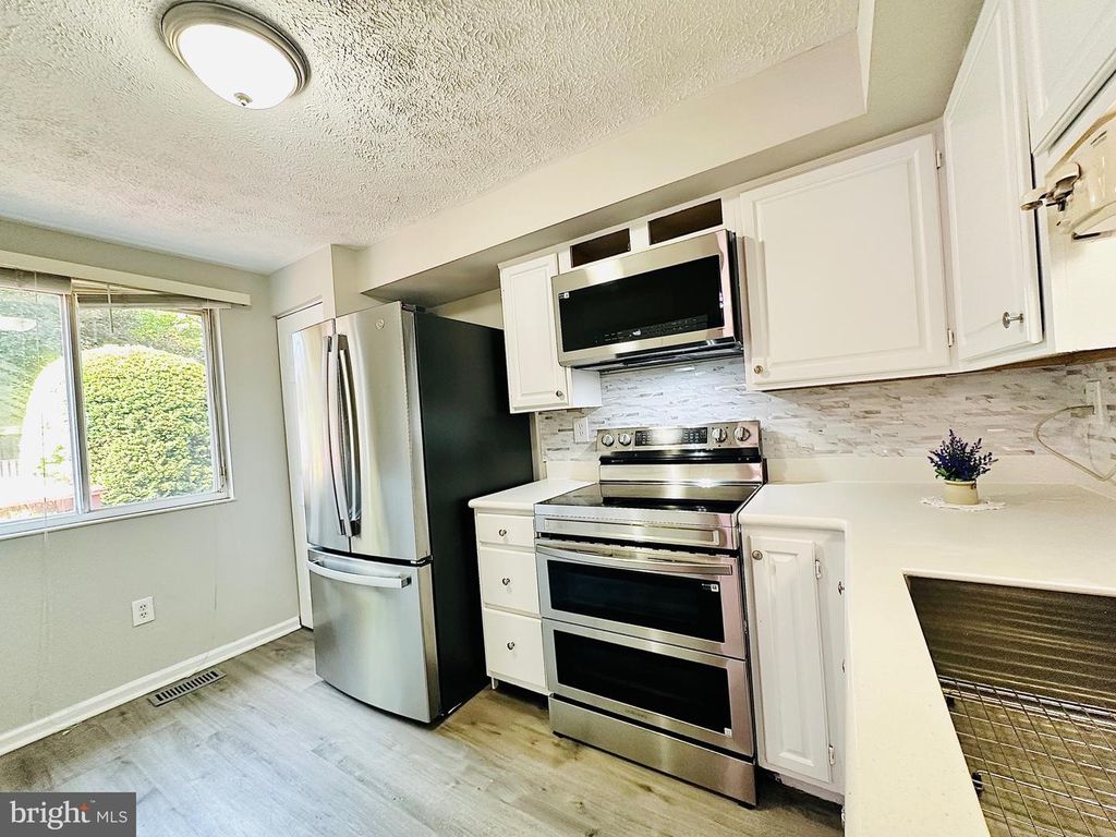 Image 10 of property listing at 51 CHINS CT, Owings Mills, MD 21117