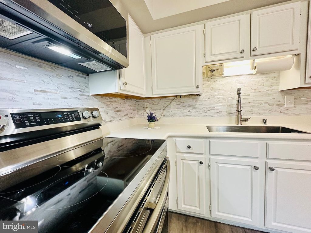 Image 13 of property listing at 51 CHINS CT, Owings Mills, MD 21117