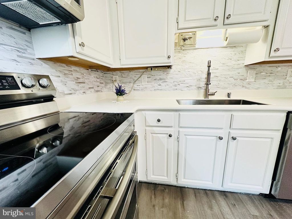 Image 14 of property listing at 51 CHINS CT, Owings Mills, MD 21117