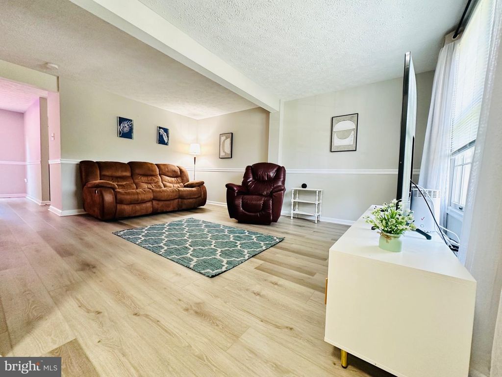 Image 2 of property listing at 51 CHINS CT, Owings Mills, MD 21117