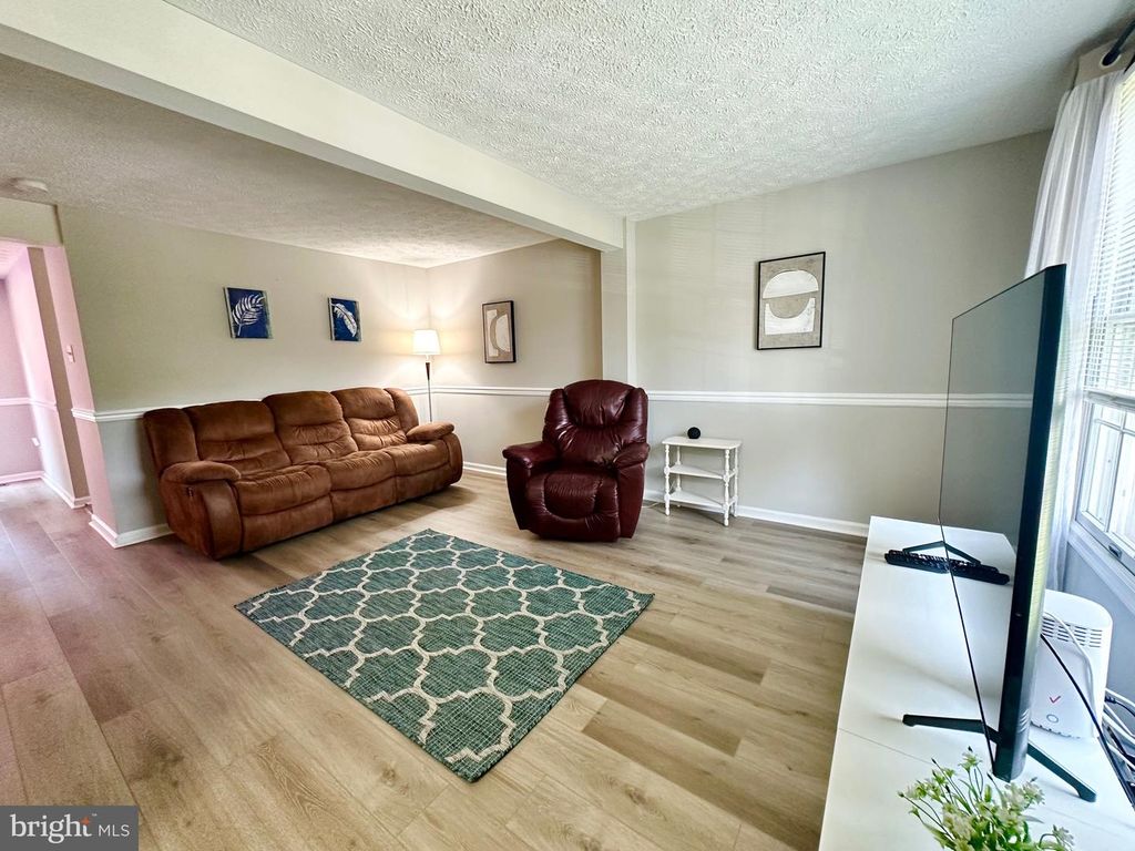 Image 5 of property listing at 51 CHINS CT, Owings Mills, MD 21117