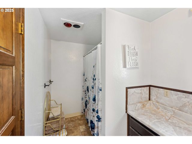 2355 LOMBARD St, North Bend, OR 97459