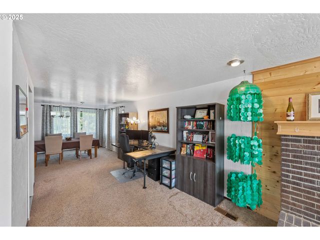 2355 LOMBARD St, North Bend, OR 97459