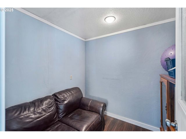 2355 LOMBARD St, North Bend, OR 97459