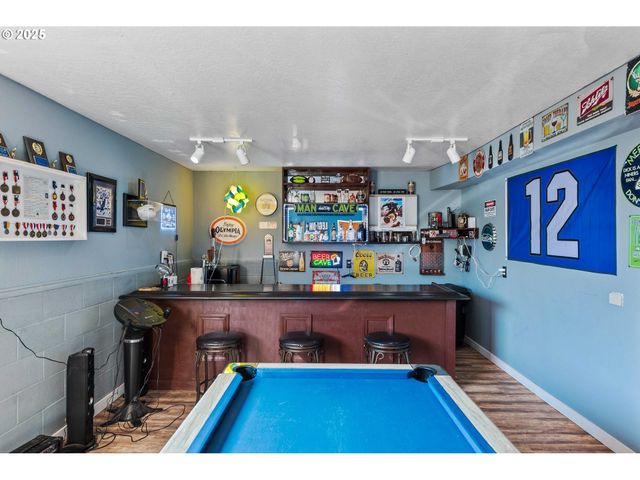 2355 LOMBARD St, North Bend, OR 97459