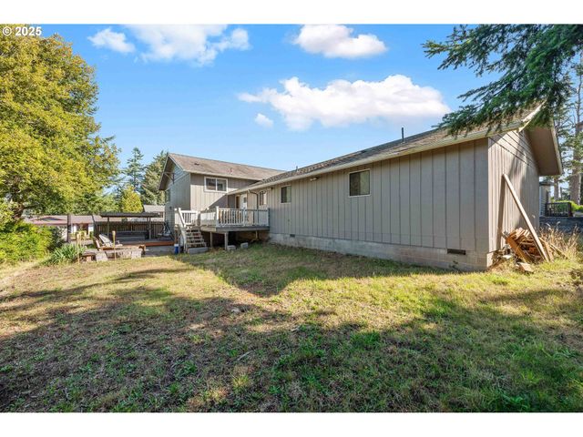 2355 LOMBARD St, North Bend, OR 97459