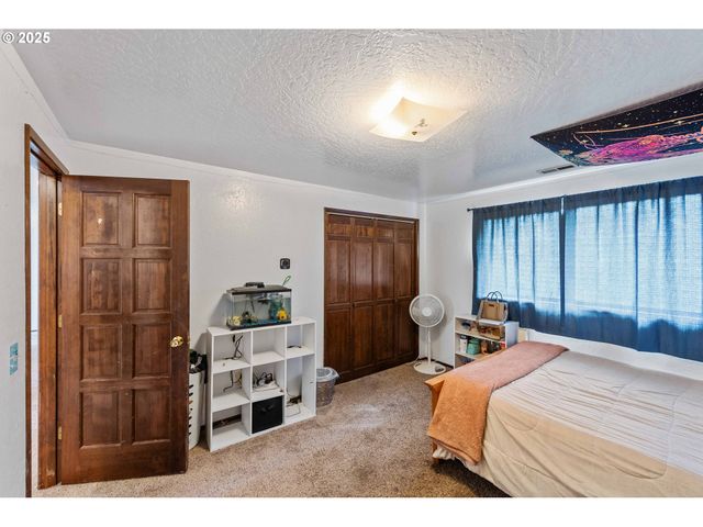 2355 LOMBARD St, North Bend, OR 97459