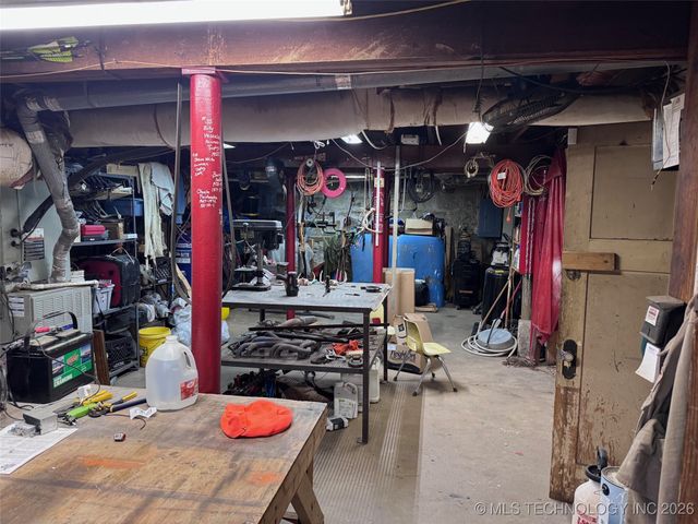 617 S Seminole Avenue, Okmulgee, OK 74447