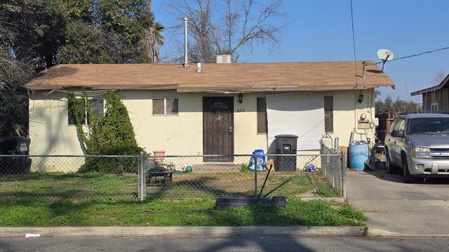 632 E Douglas Avenue, Visalia, CA 93292