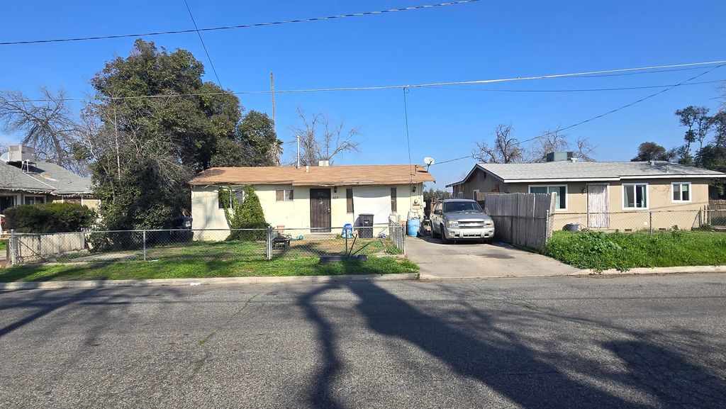 632 E Douglas Avenue, Visalia, CA 93292