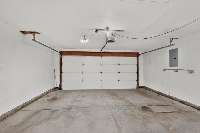 7143 Raleigh Hills Drive NE, Rio Rancho, NM 87144