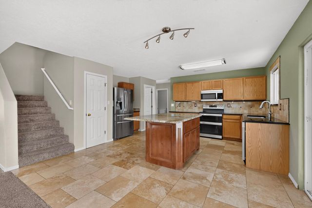 7143 Raleigh Hills Drive NE, Rio Rancho, NM 87144