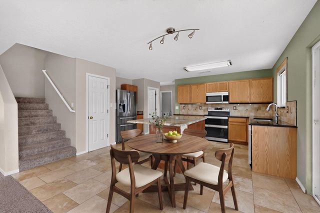 7143 Raleigh Hills Drive NE, Rio Rancho, NM 87144