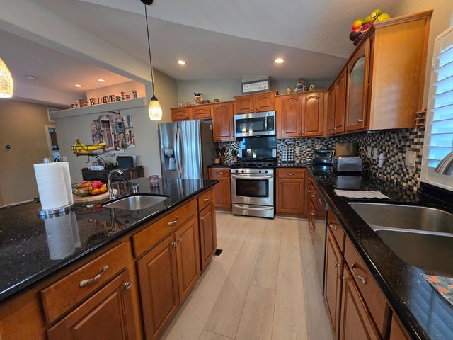141 Chateau La Salle Drive 141, San Jose, CA 95111