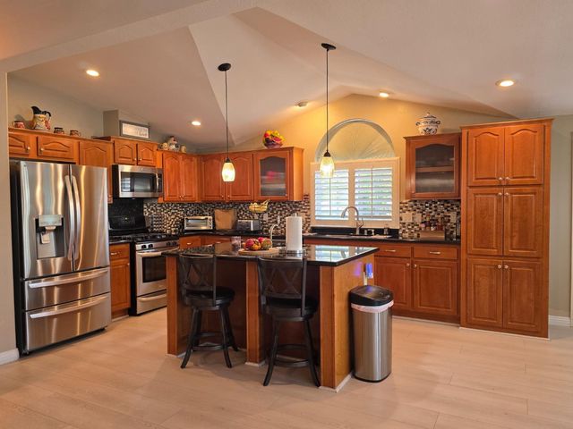141 Chateau La Salle Drive 141, San Jose, CA 95111
