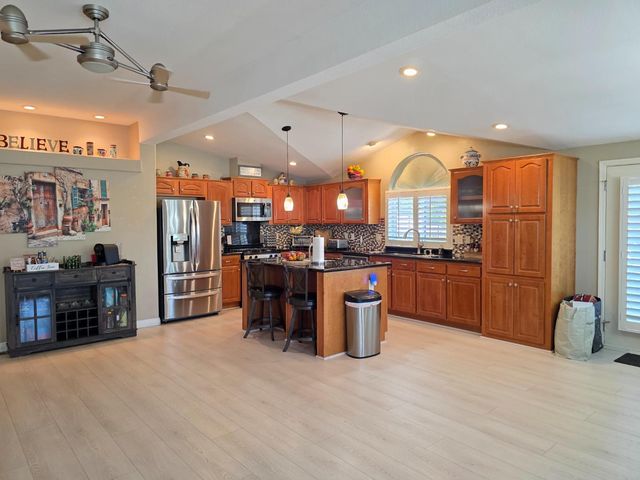 141 Chateau La Salle Drive 141, San Jose, CA 95111