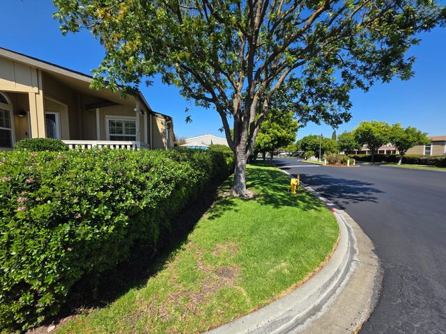 141 Chateau La Salle Drive 141, San Jose, CA 95111
