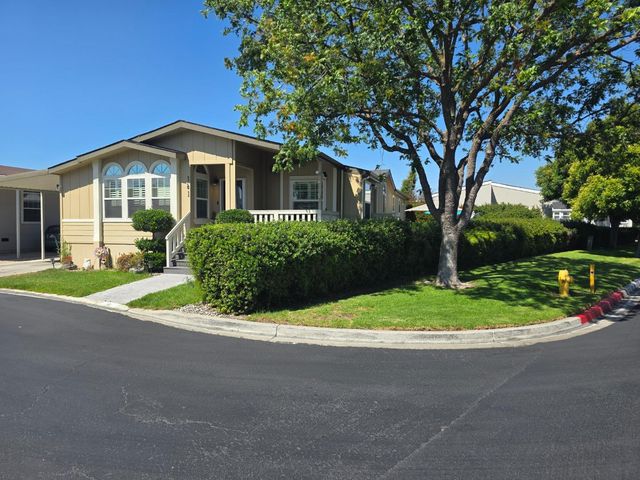 141 Chateau La Salle Drive 141, San Jose, CA 95111