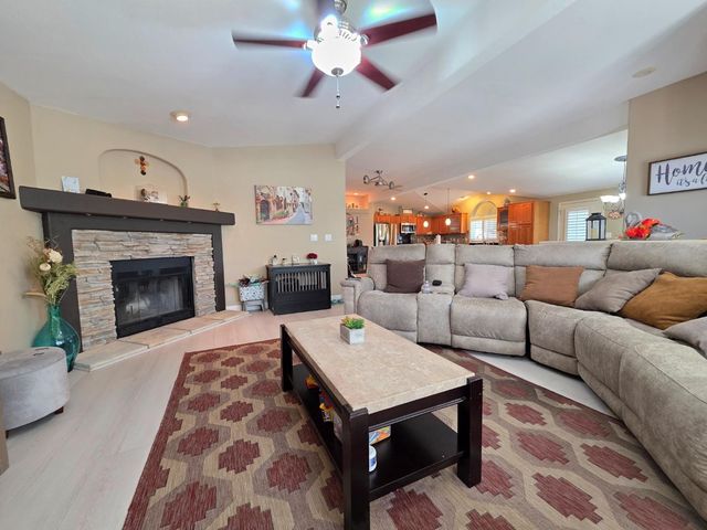 141 Chateau La Salle Drive 141, San Jose, CA 95111