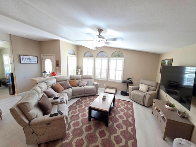 141 Chateau La Salle Drive 141, San Jose, CA 95111