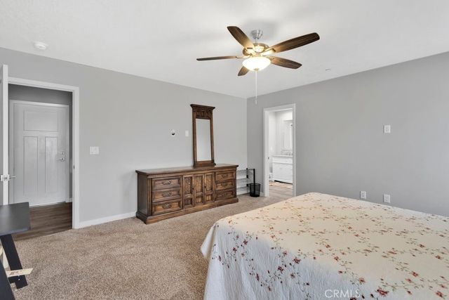 9814 Oakwood Avenue, Hesperia, CA 92345