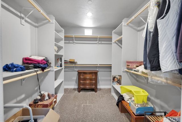 9814 Oakwood Avenue, Hesperia, CA 92345