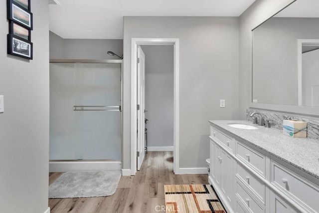 9814 Oakwood Avenue, Hesperia, CA 92345