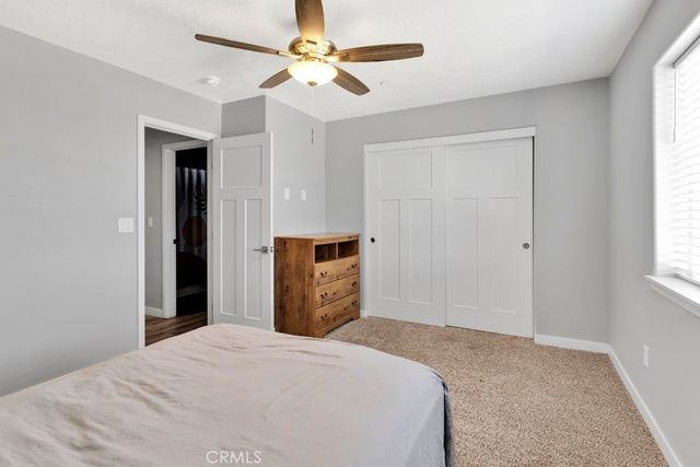 9814 Oakwood Avenue, Hesperia, CA 92345