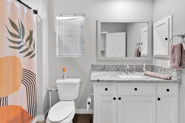 9814 Oakwood Avenue, Hesperia, CA 92345