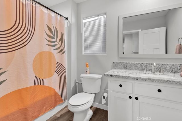 9814 Oakwood Avenue, Hesperia, CA 92345