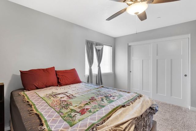 9814 Oakwood Avenue, Hesperia, CA 92345