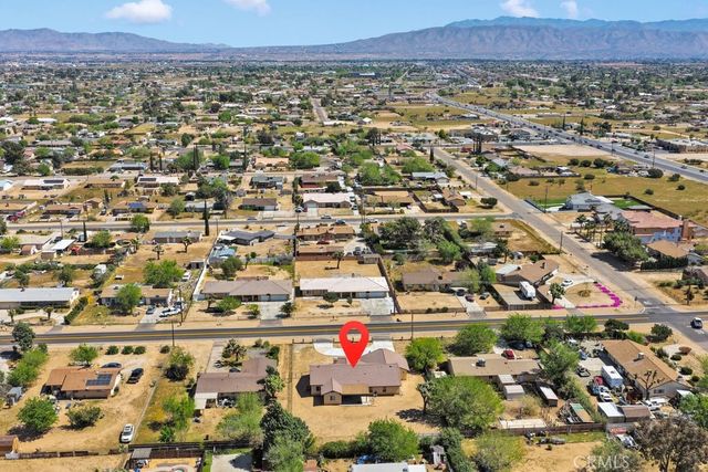 9814 Oakwood Avenue, Hesperia, CA 92345