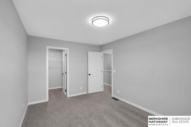 10304 S 110th Avenue, Papillion, NE 68046