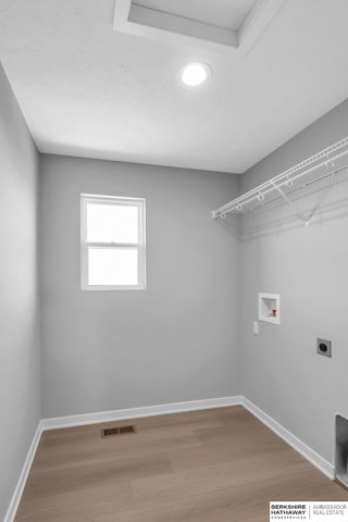 10304 S 110th Avenue, Papillion, NE 68046