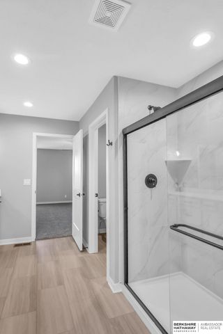 10304 S 110th Avenue, Papillion, NE 68046