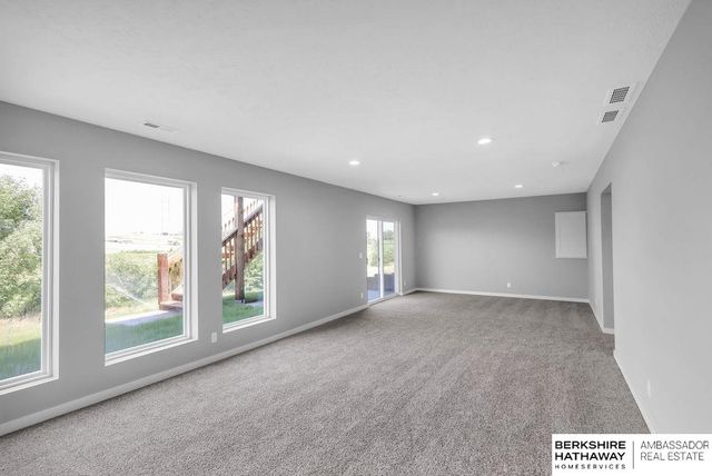 10304 S 110th Avenue, Papillion, NE 68046